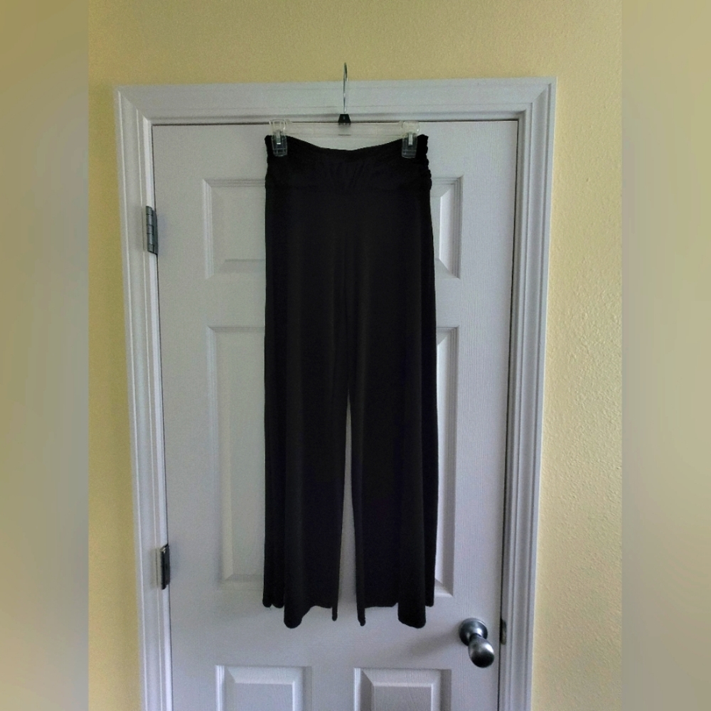Black 7/8 Flowy Pants